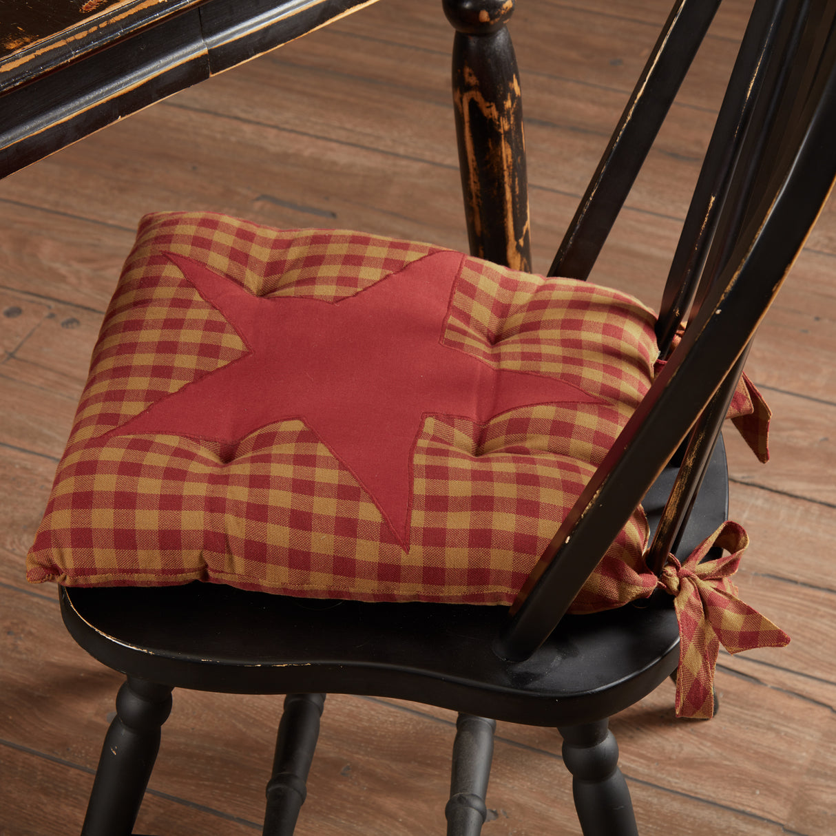 Burgundy Star 14 Inch Chair Pad