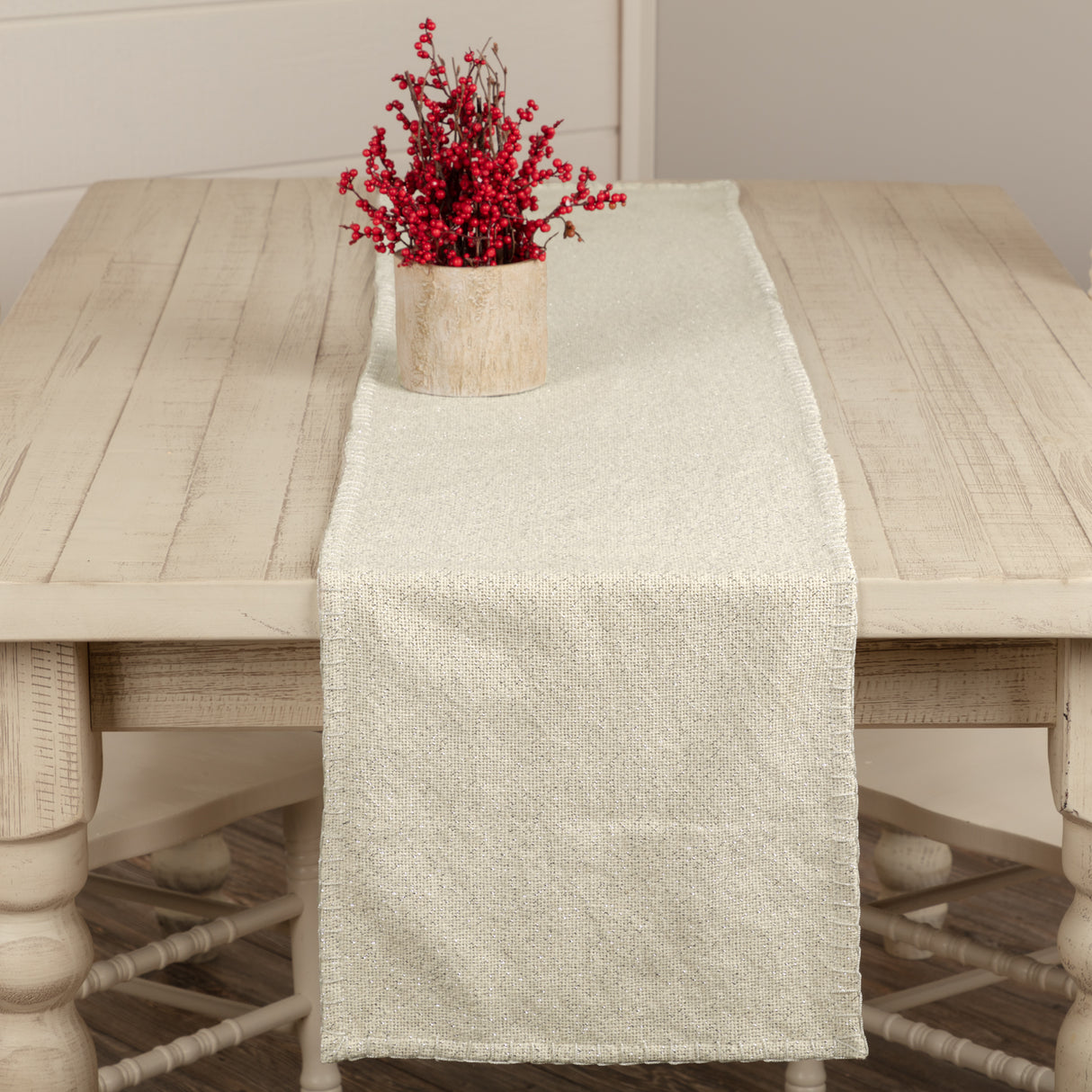 Nowell Creme Creme 13x72 Table Runner & 6 pc 12x18 Placemat Set
