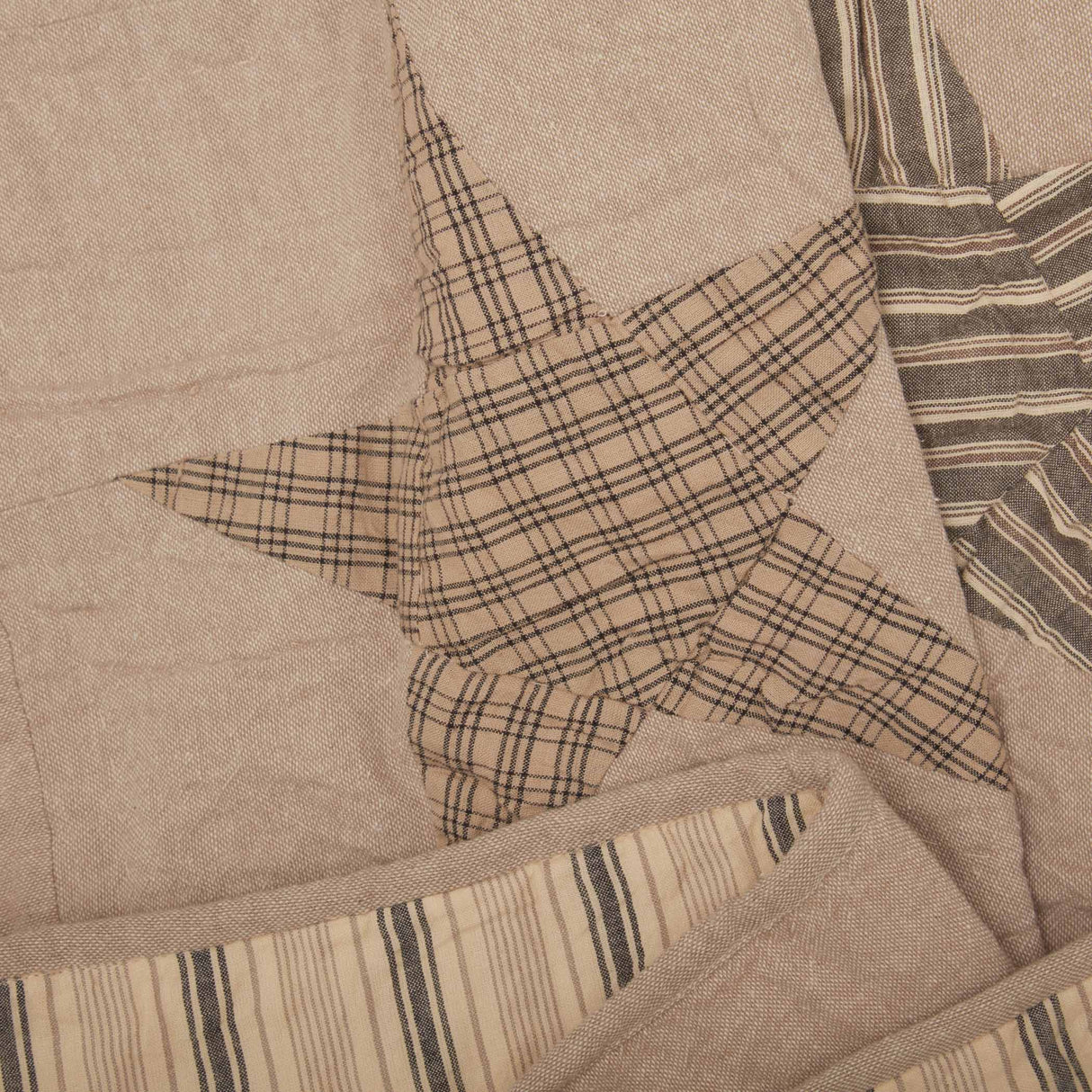 Sawyer Mill Star Charcoal Queen Quilt Set; 1-Quilt 90Wx90L w/2 Shams 21x27