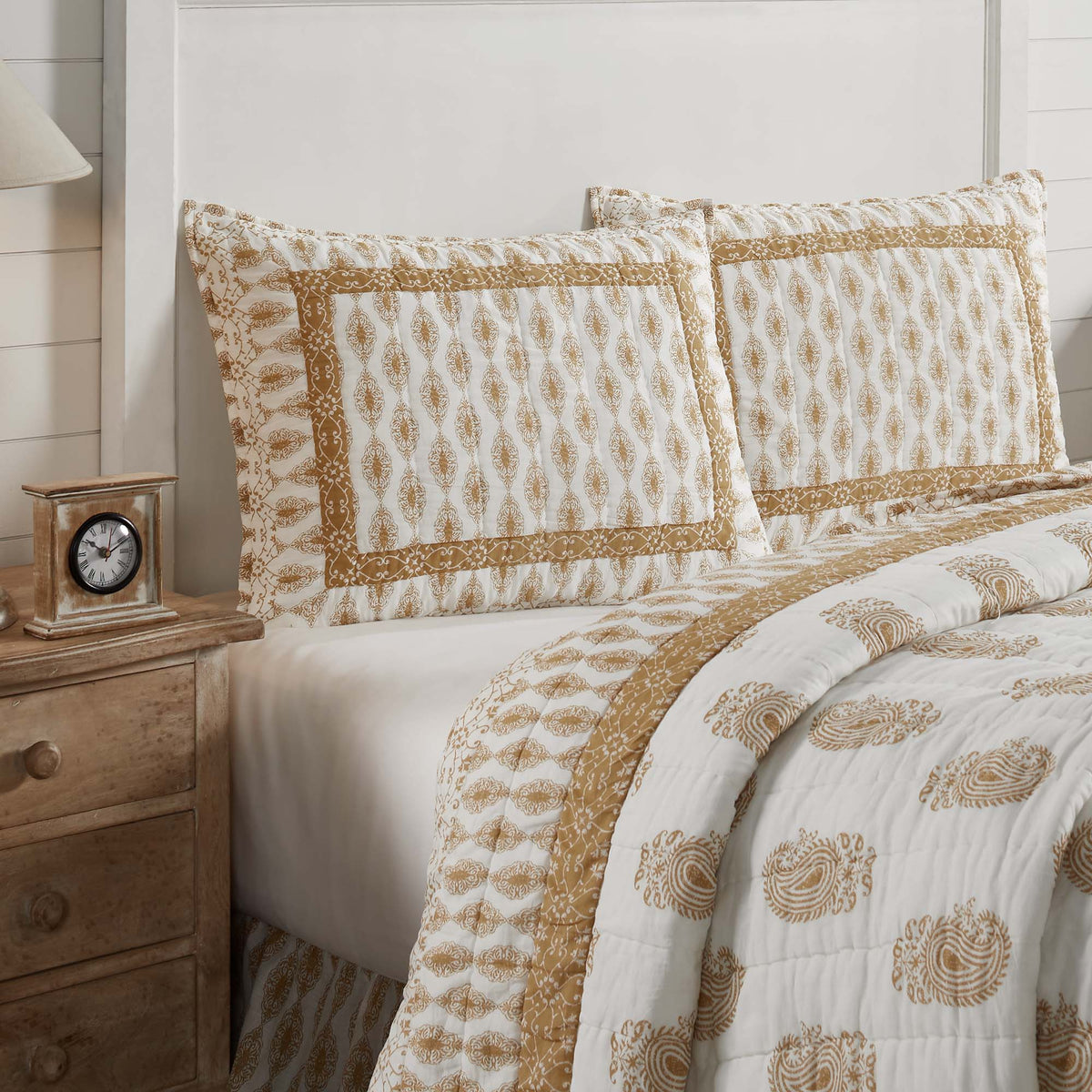Avani Gold Standard Sham 21x27, Set of 2