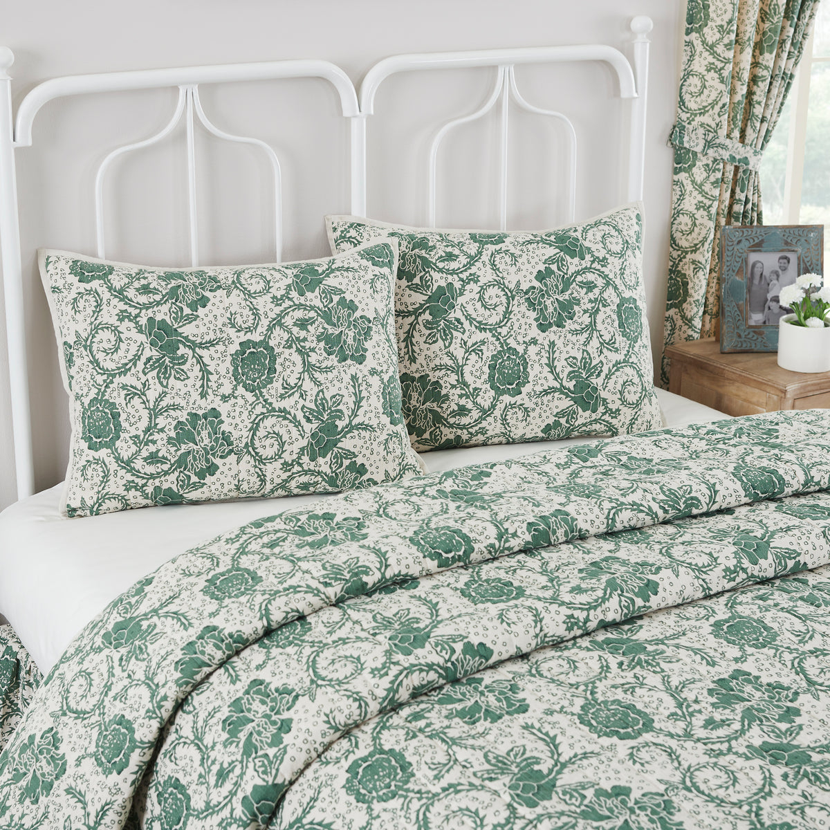 Dorset Green Floral Standard Sham 21x27, Set of 2