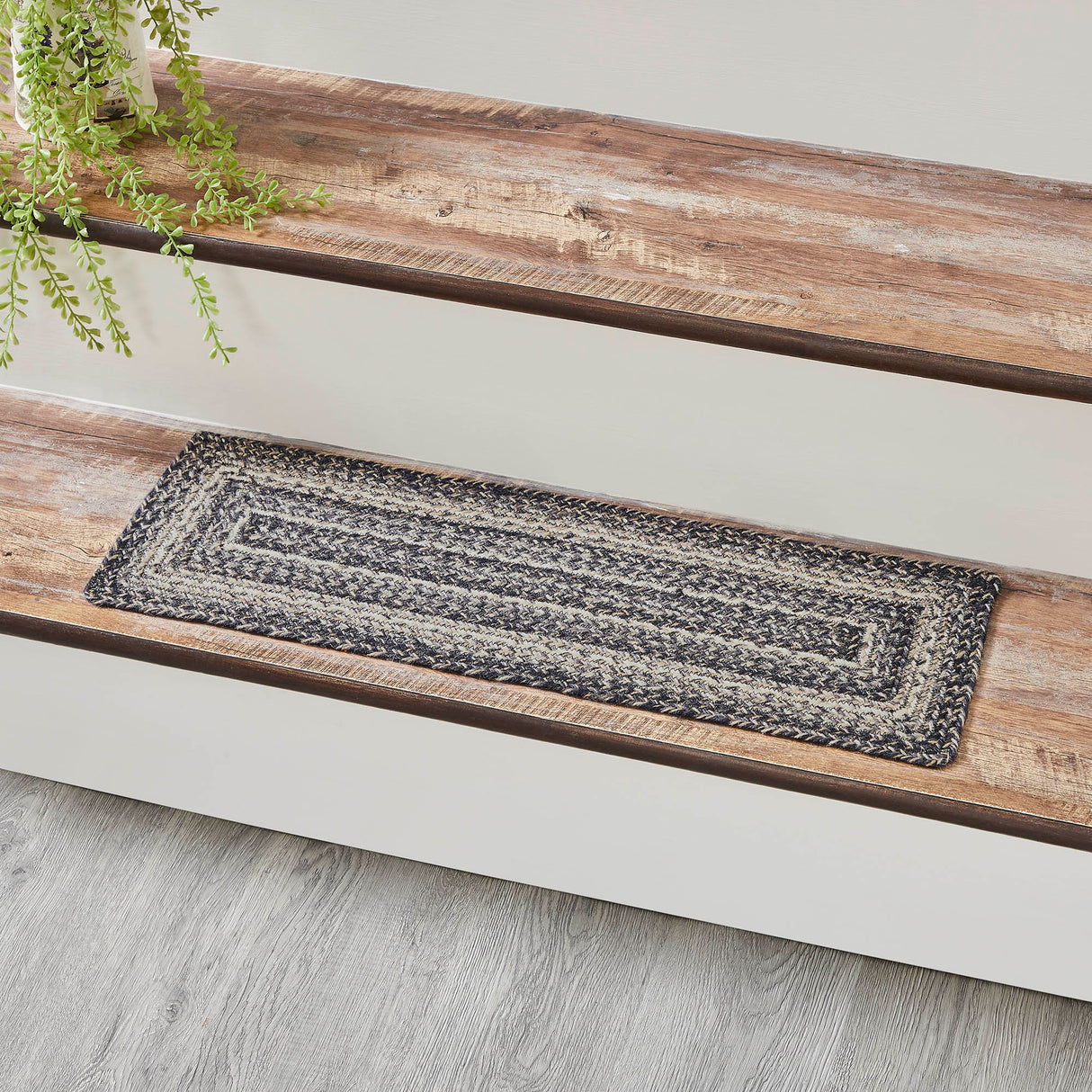 Sawyer Mill Black White Jute Stair Tread Rect Latex 8.5x27, Set of 7