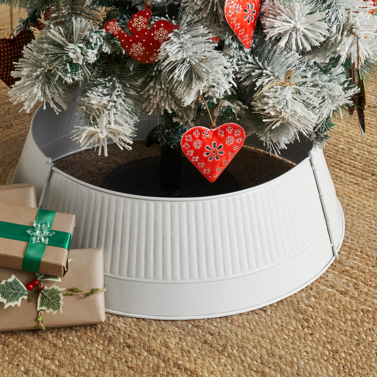 Ribbed Metal Tree Collar 7.5x24x24