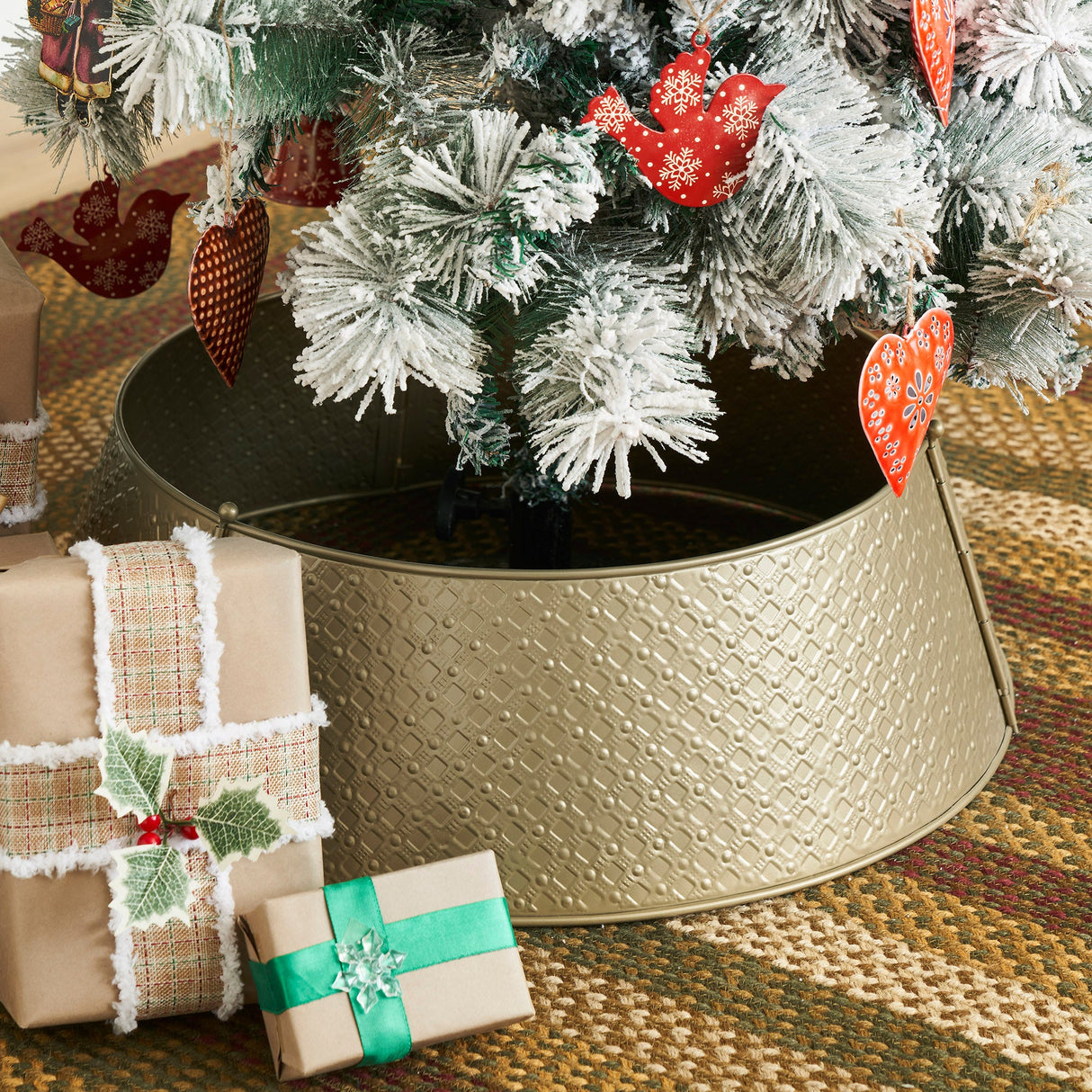 Lattice Metal Tree Collar