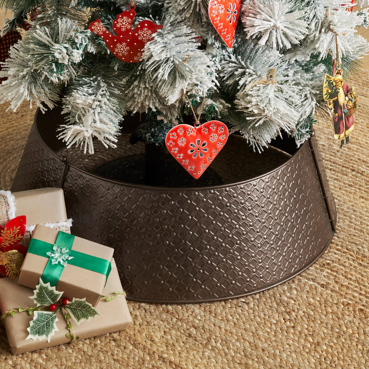 Lattice Metal Tree Collar