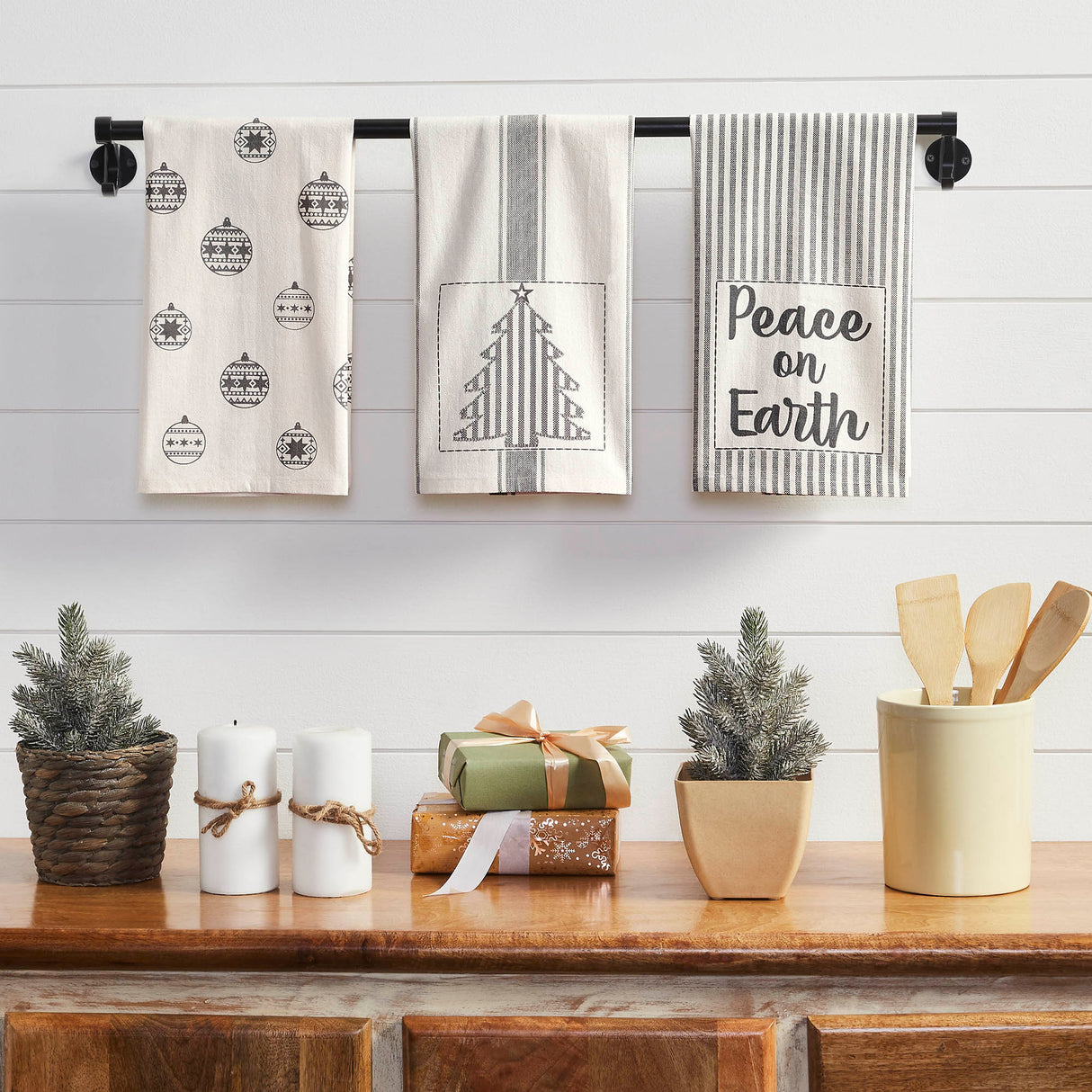 84135-Grace-Peace-on-Earth-Tea-Towel-Set-of-3-19x28-image-1