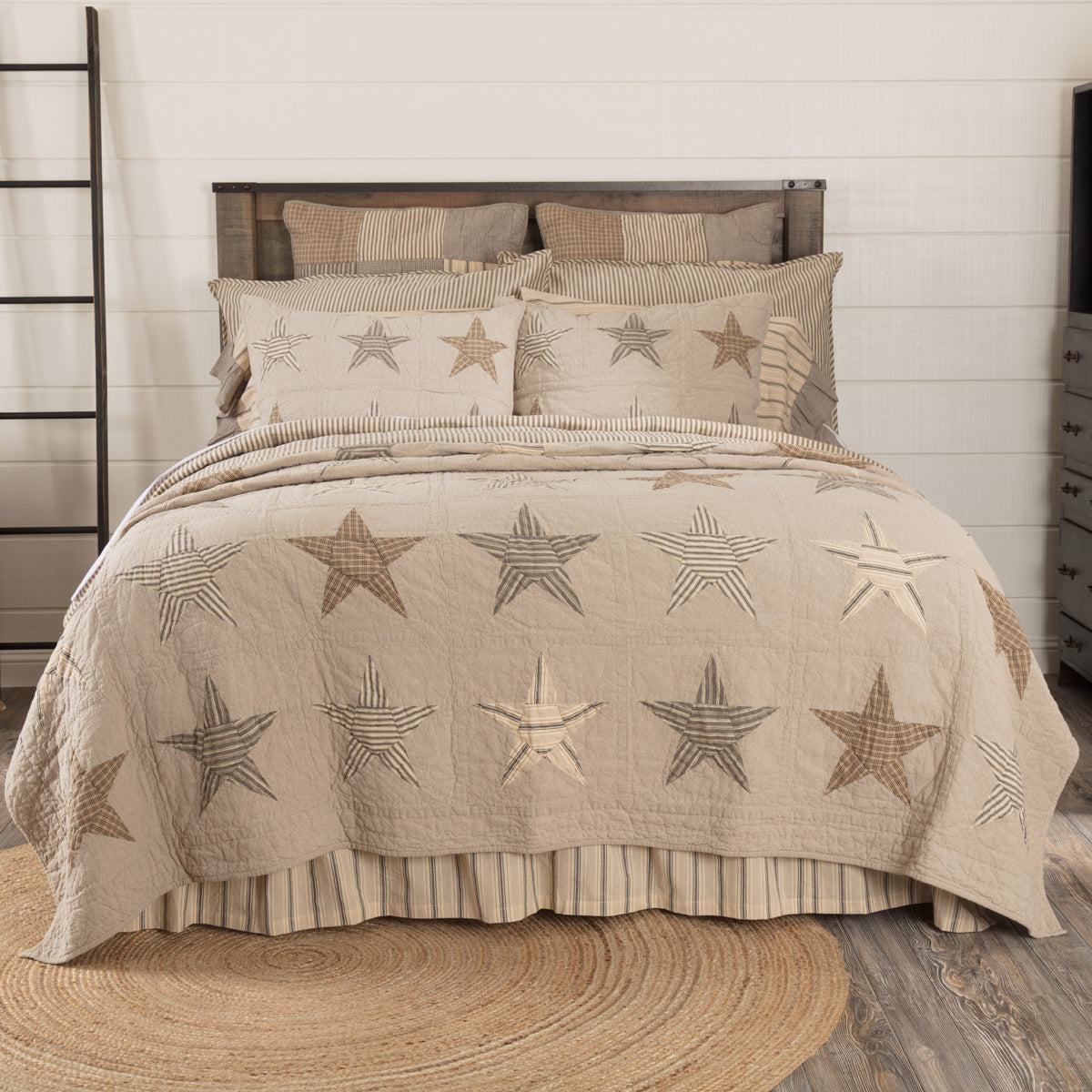 Sawyer Mill Star Charcoal California King Quilt 130Wx115L