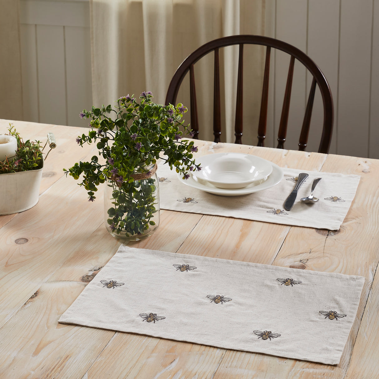 Embroidered Bee Farmhouse Table Placemat, Honey Bee, 12x18, Placemat Set of 6, 12 Pack