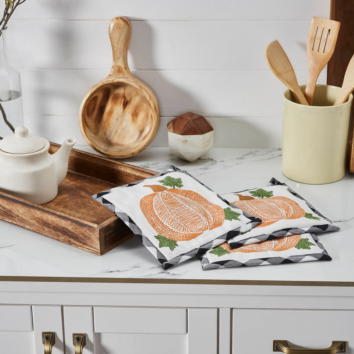 Annie Black Check Pumpkin Trivet