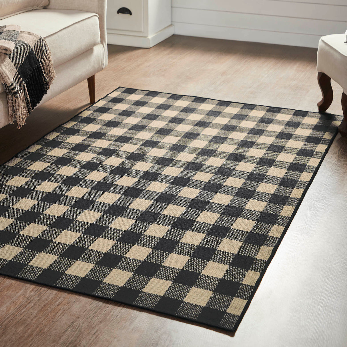 84764-Black-Check-Indoor/Outdoor-Rug-Rect-48x72-image-1