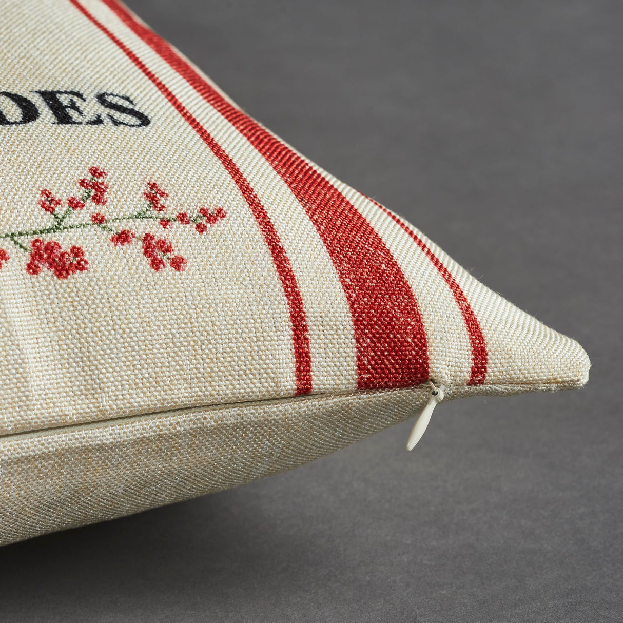 Reindeer Farm Pillow Cover Set of 2 16Lx16W
