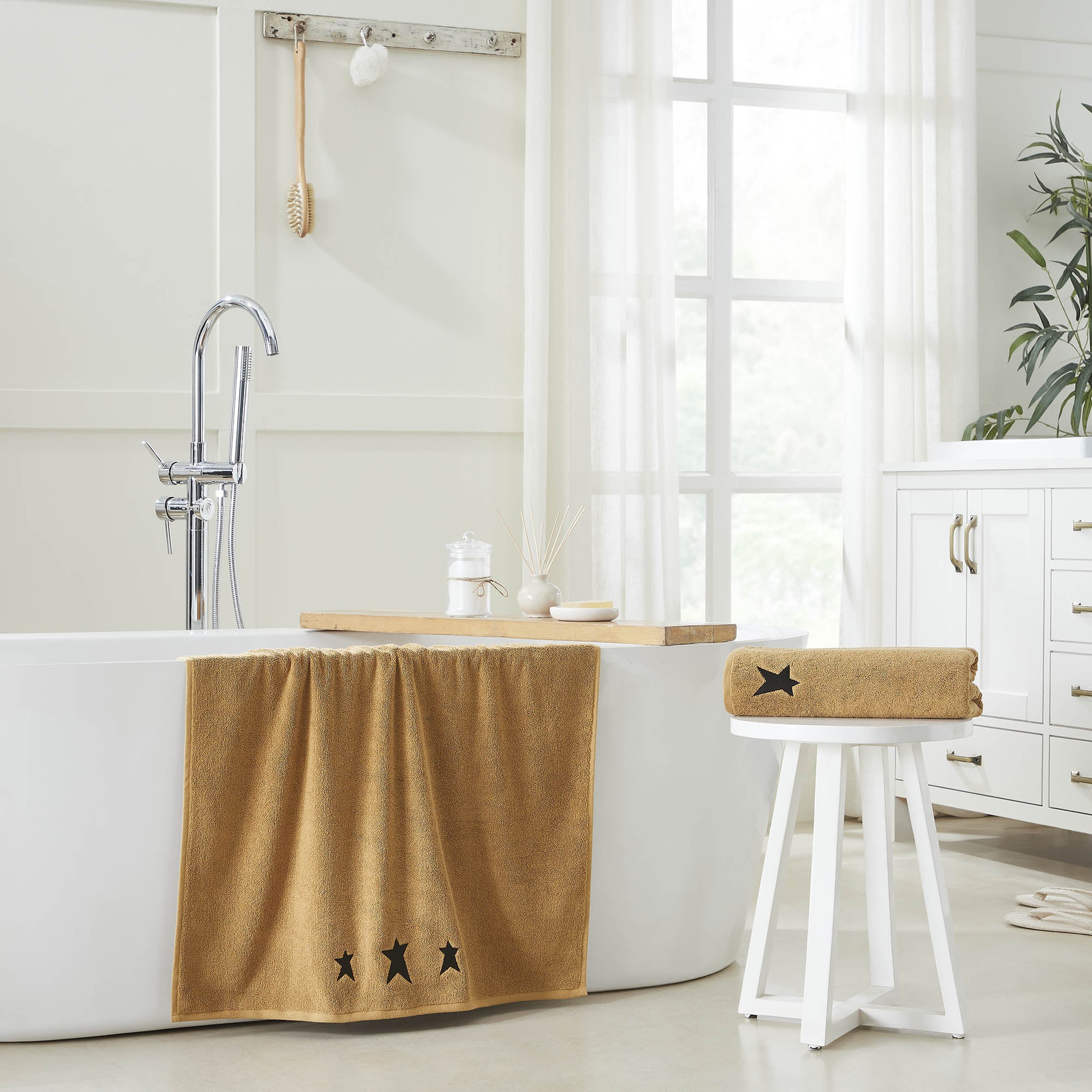 VHC Brands Prim Stars Bath Towel