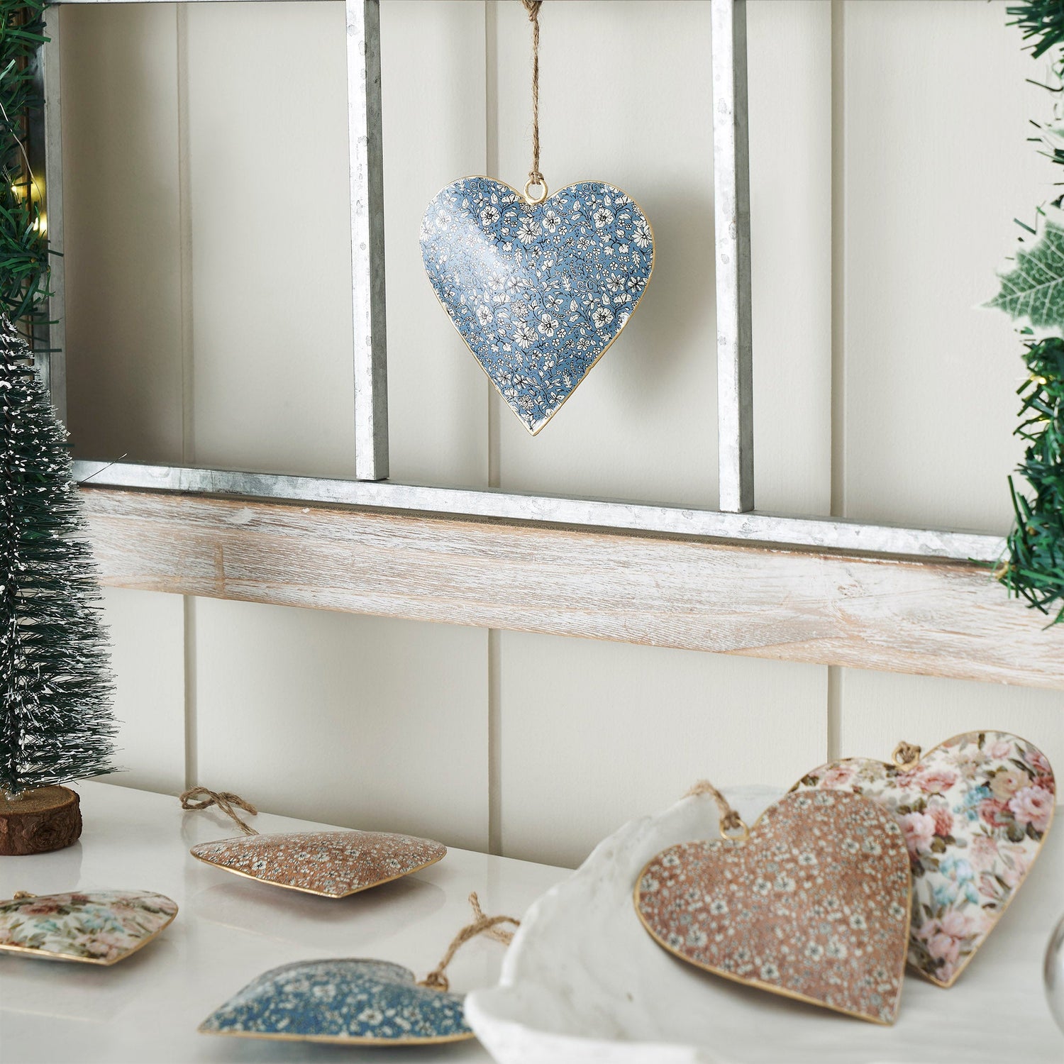 Metal Ornament Set of 6 - 4 inch