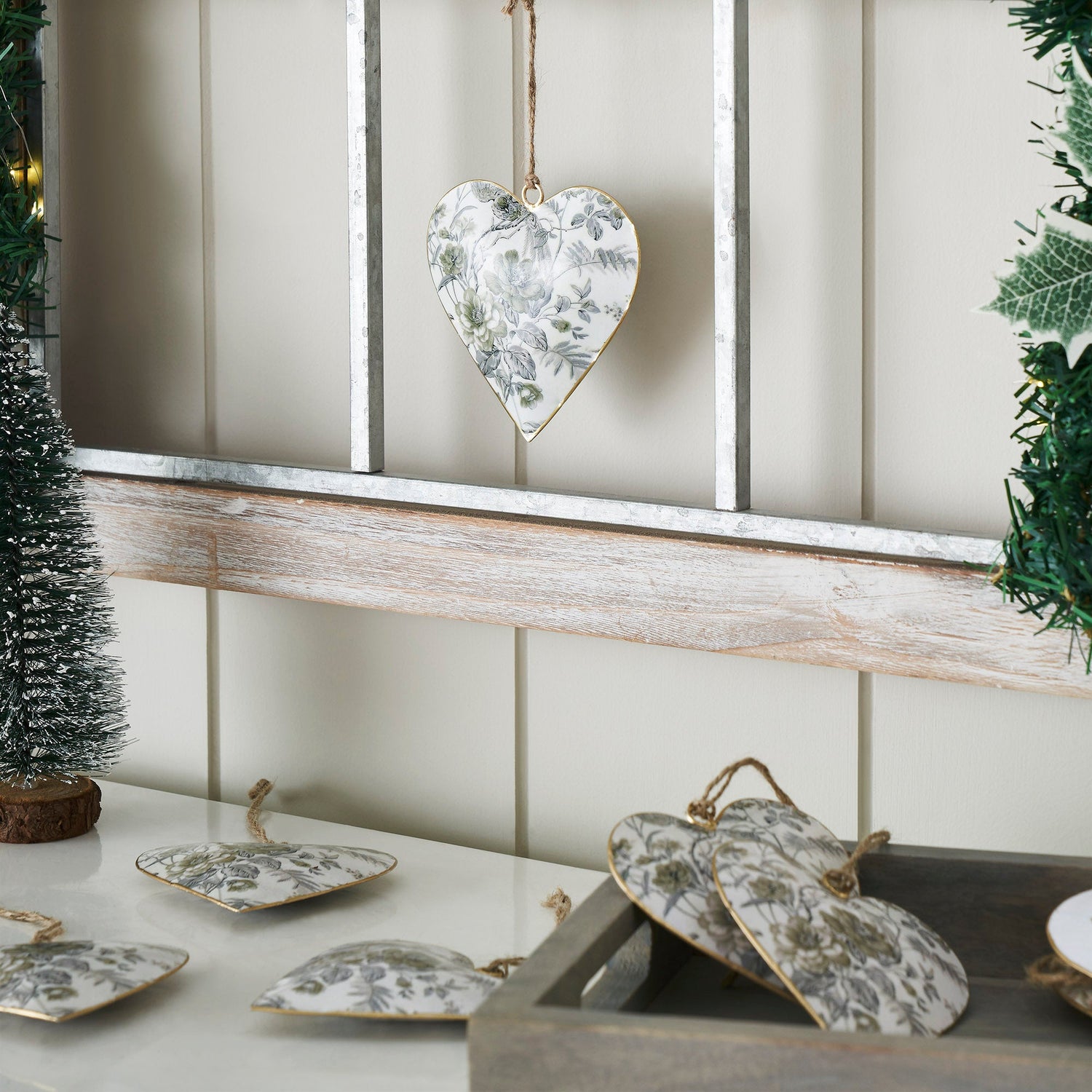 Metal Ornament Set of 6 - 4 inch