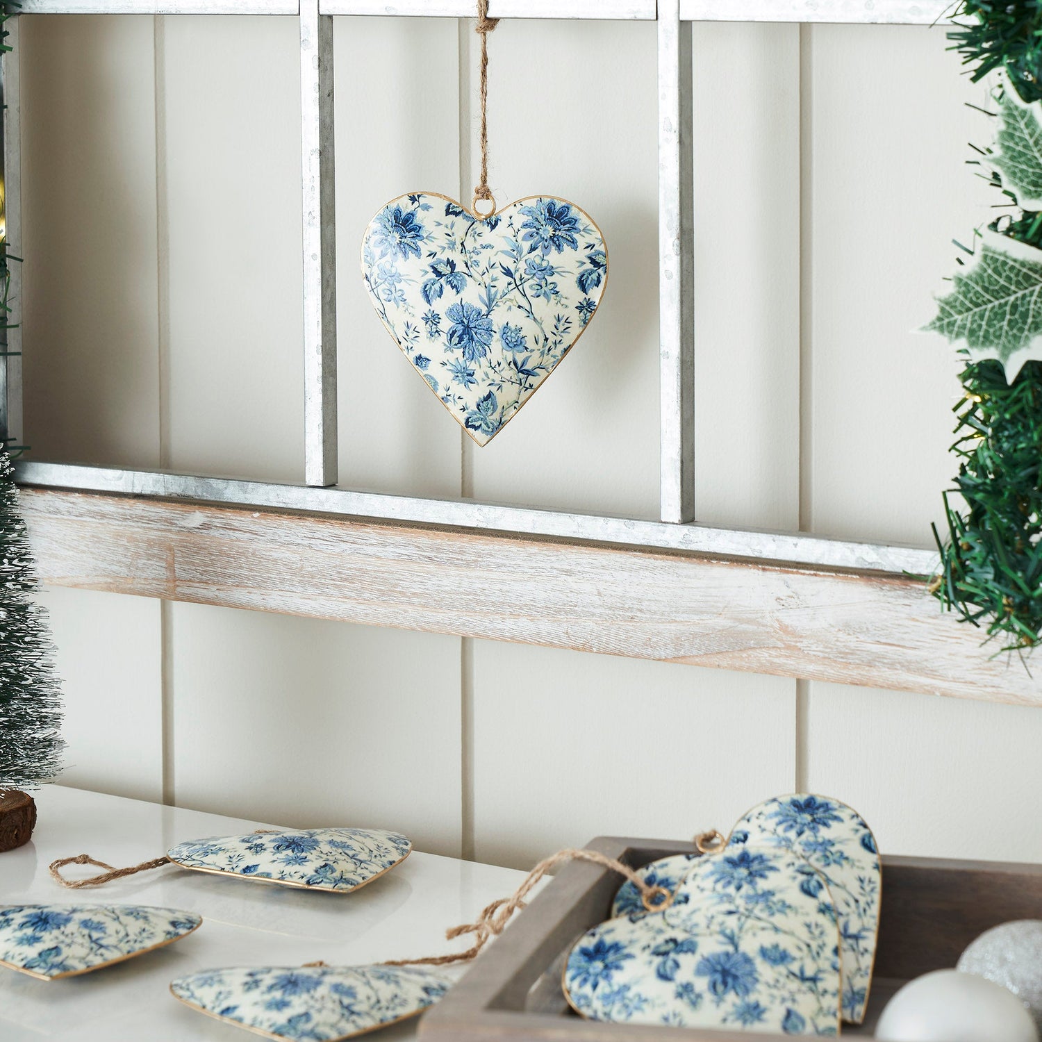 Metal Ornament Set of 6 - 4 inch