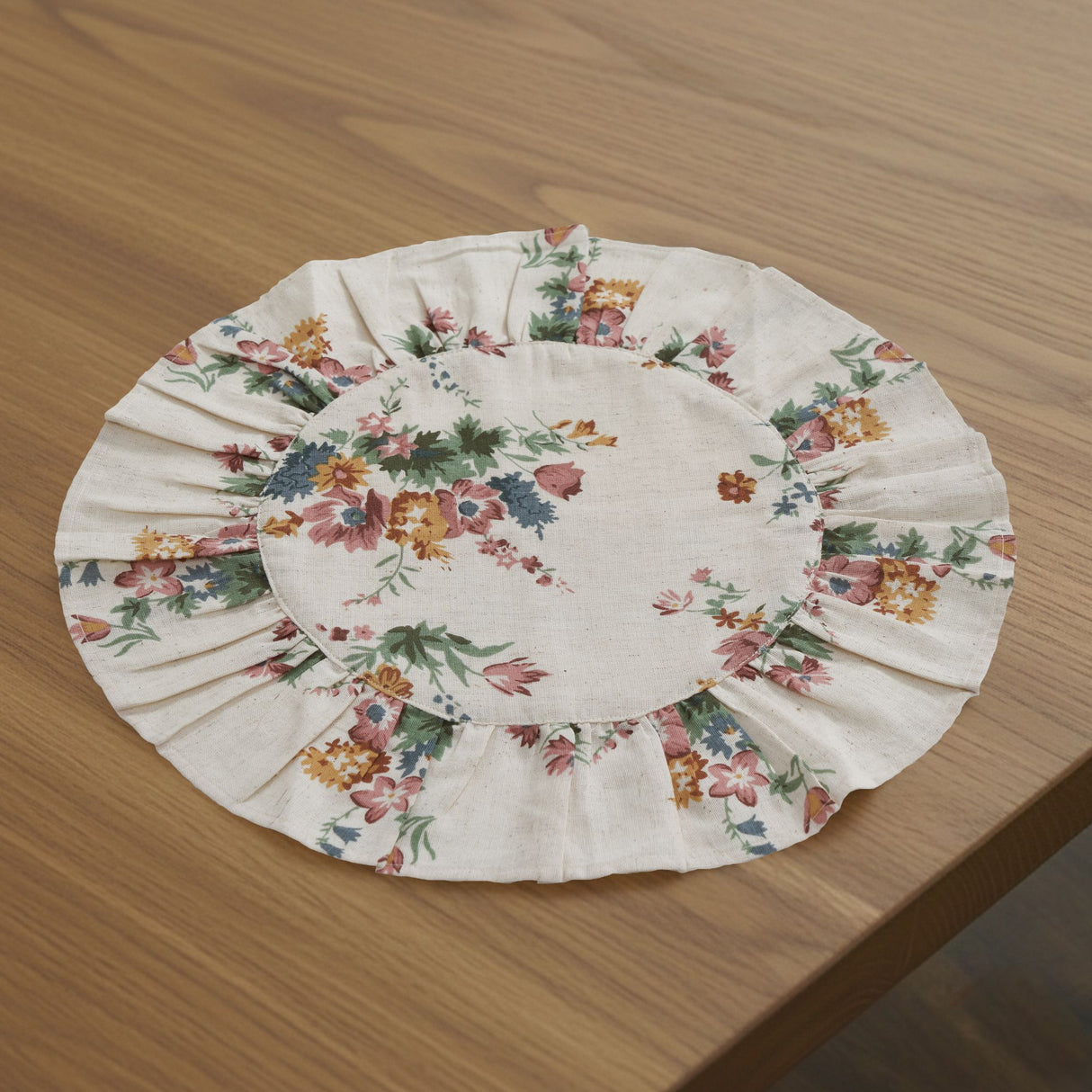 Rosehill Cottage Floral Round Ruffled Cotton Placemats - Set of 6 - 15 inch Dusty Rose & Natural Table Mats
