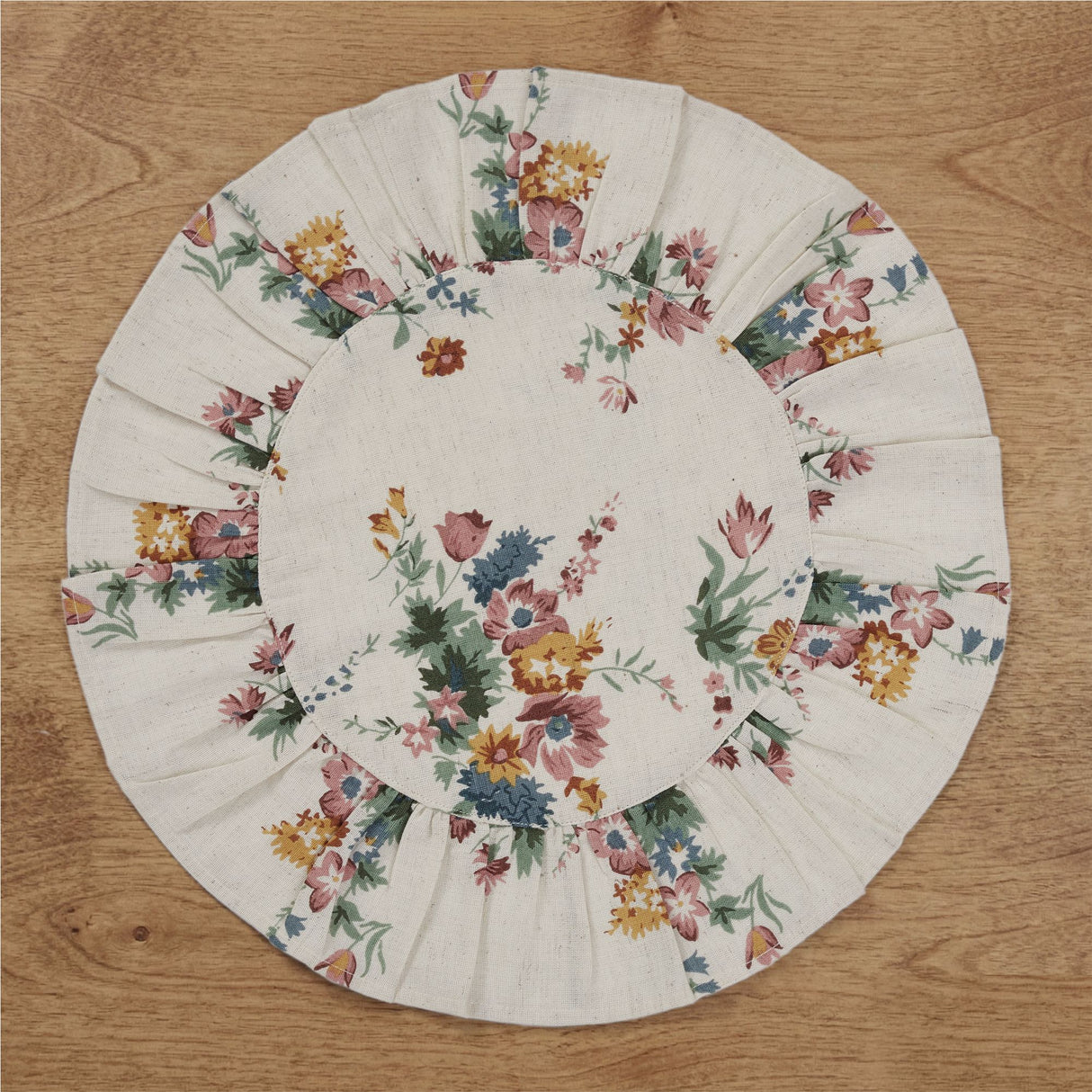 Rosehill Cottage Floral Round Ruffled Cotton Placemats - Set of 6 - 15 inch Dusty Rose & Natural Table Mats