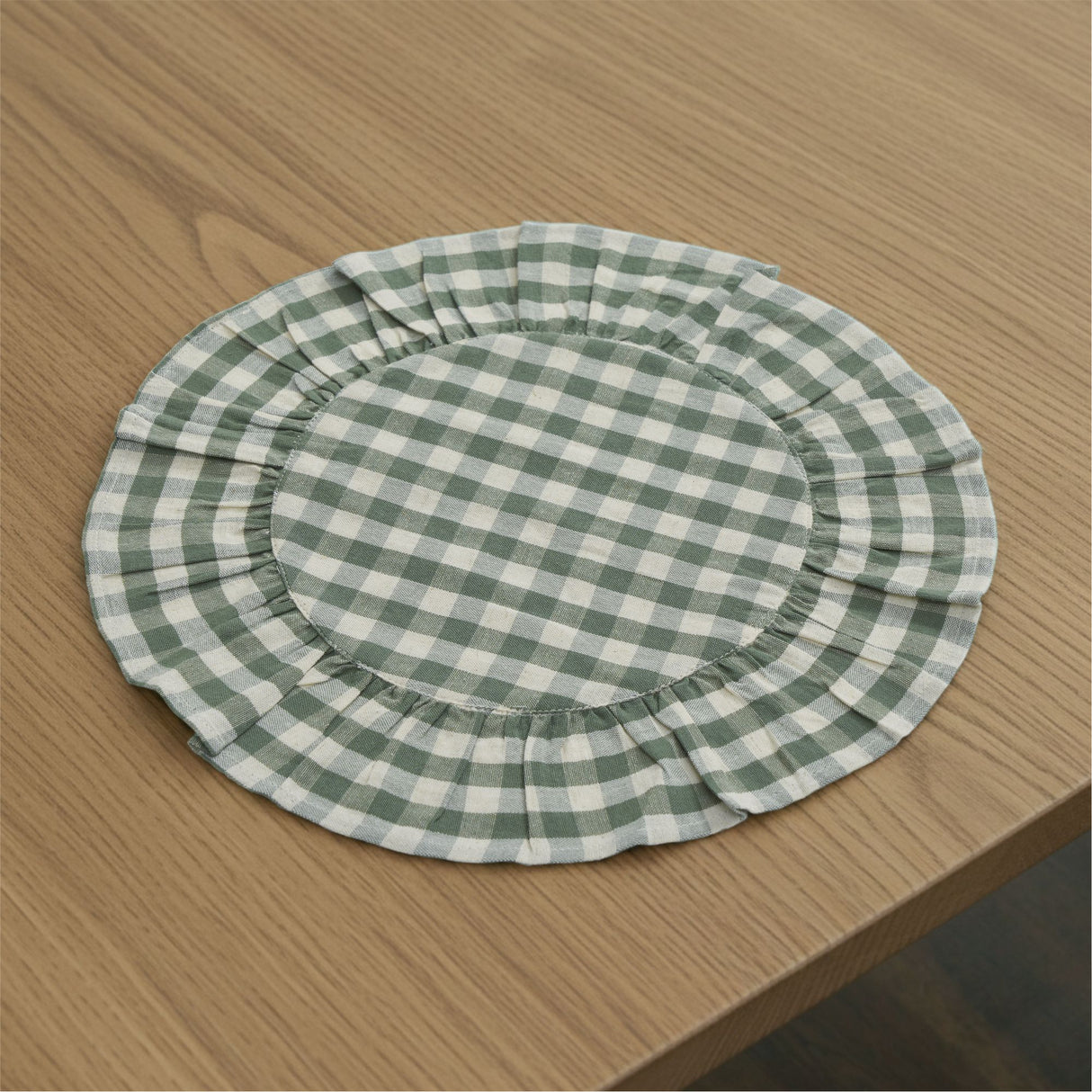 Rosehill Cottage Round Ruffled Cotton Placemats - Set of 6 - 15 in