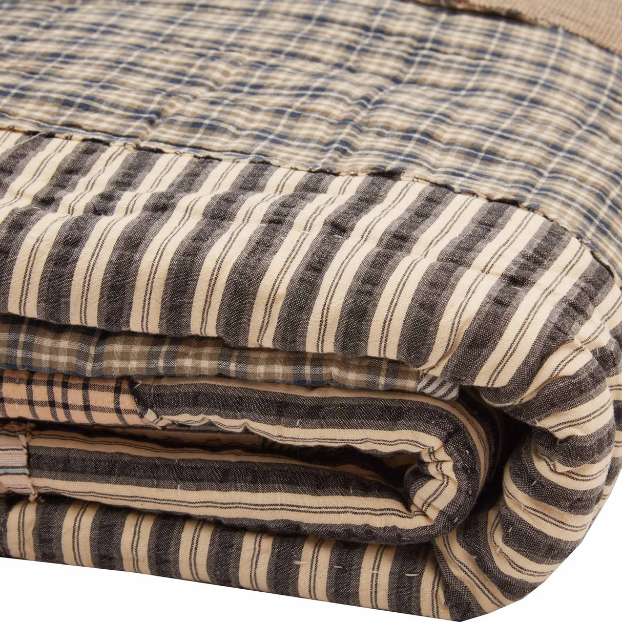 Ashmont 3 Piece Quilt Set