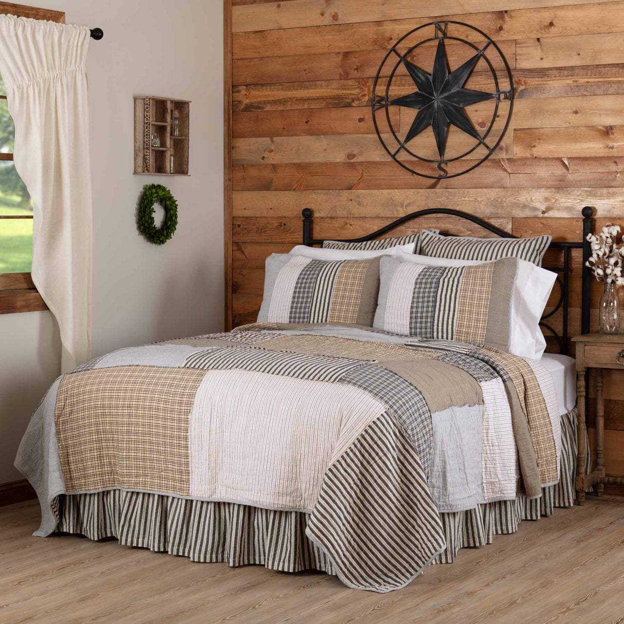Ashmont 5 Piece Twin Quilt Set (1 Twin Quilt, 2 Standard Shams, 2 Standard Pillowcase)