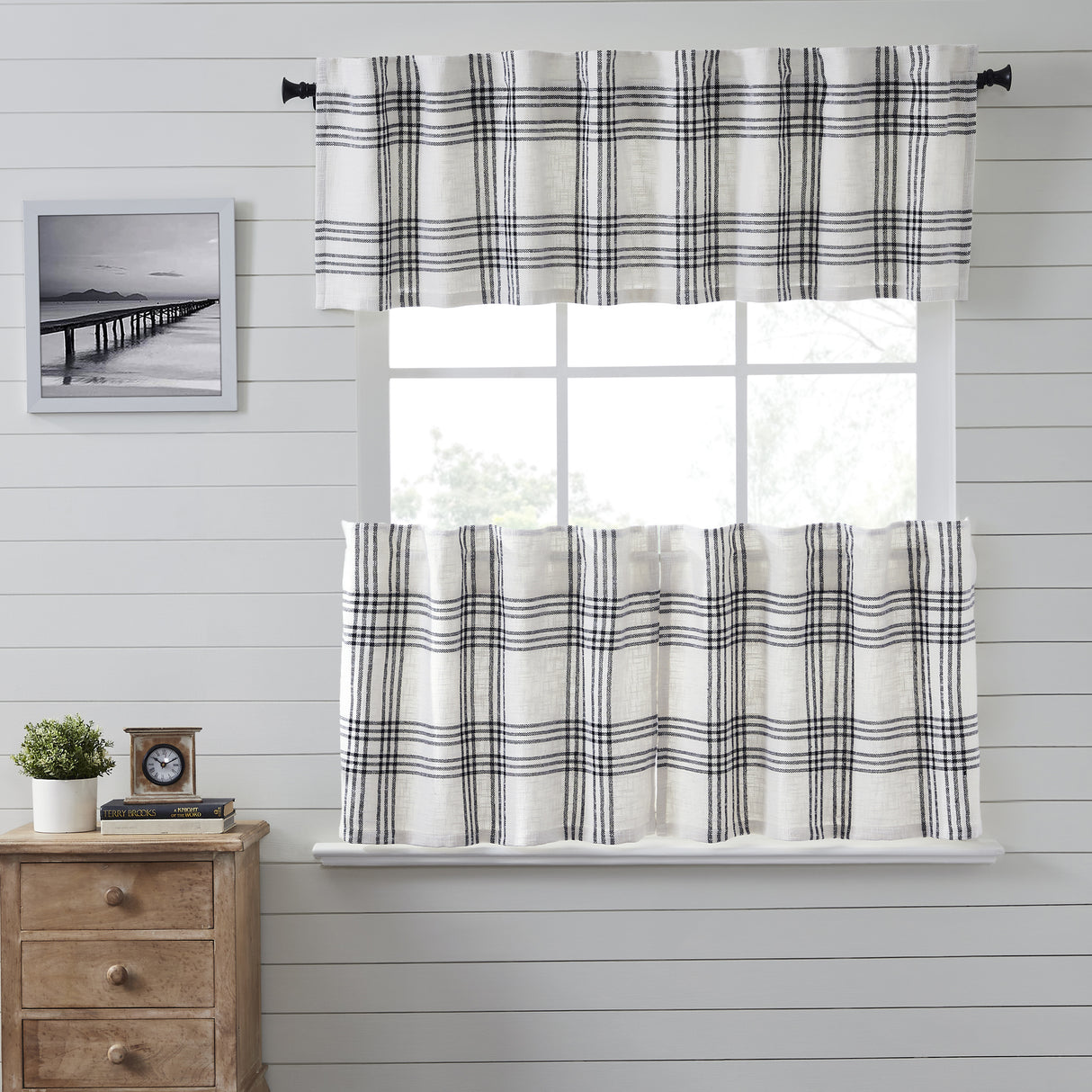 Black Plaid Curtain Set