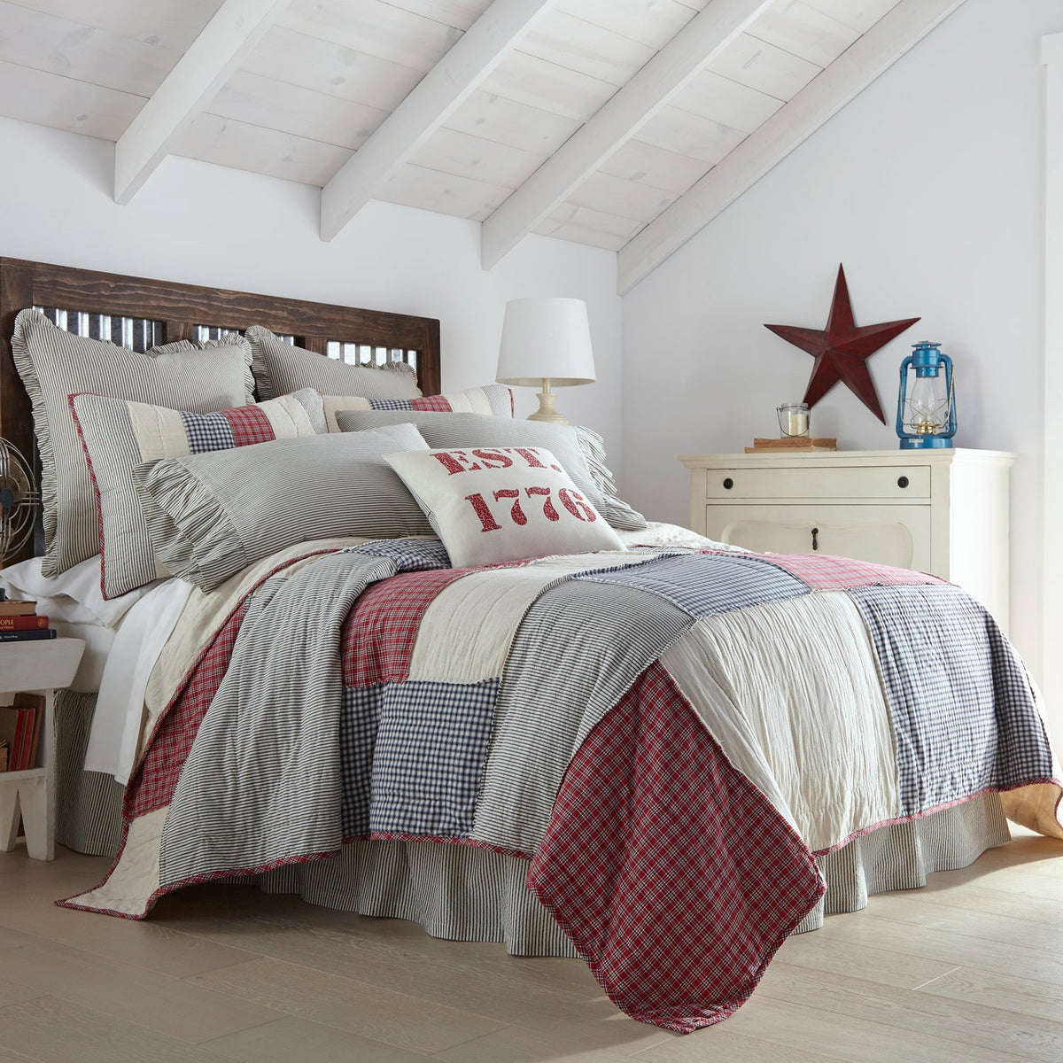 Hatteras 4PC Americana Red Bedding Set