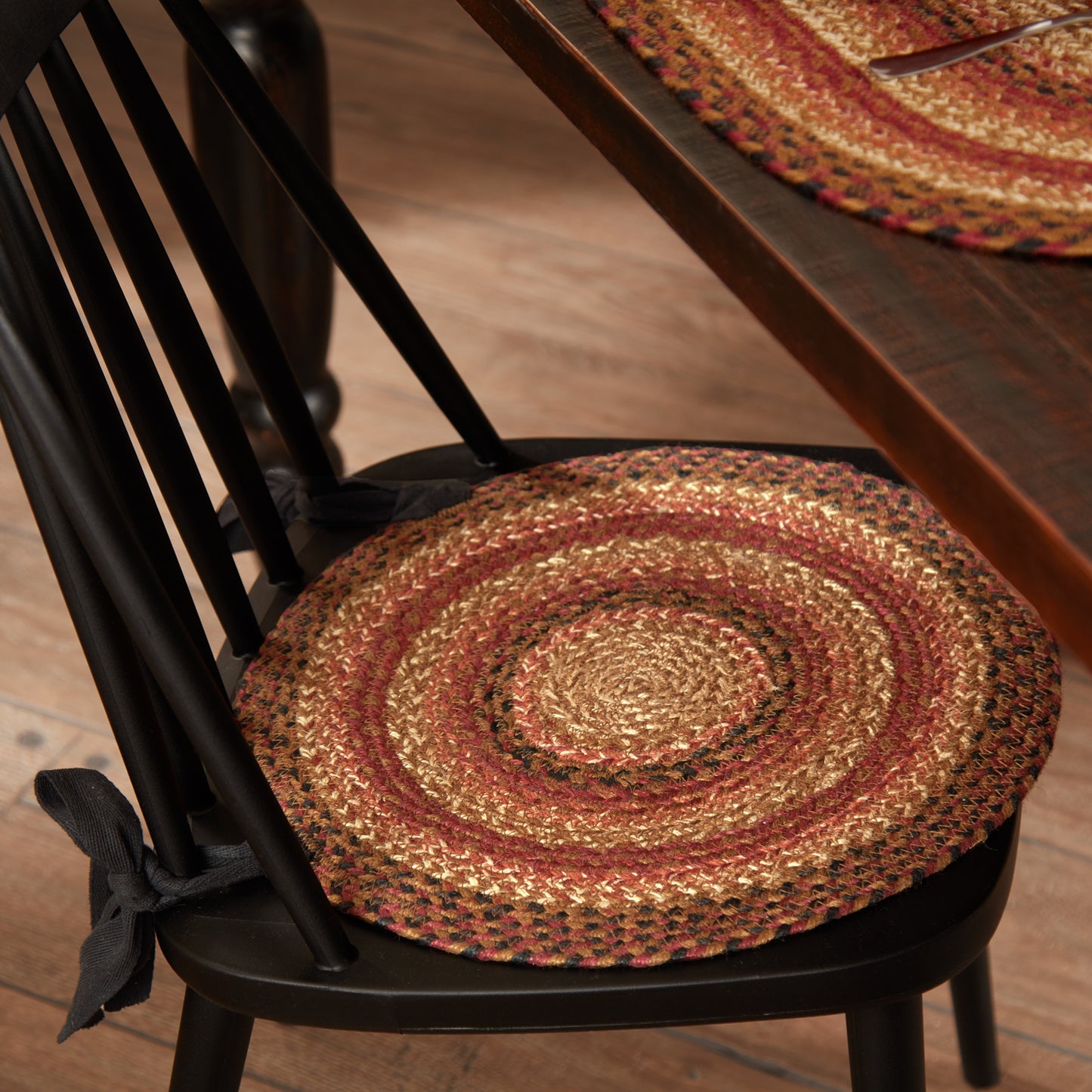 https://vhcbrands.com/cdn/shop/products/67127-Ginger-Spice-Jute-Chair-Pad-15-inch-Diameter-detailed-image-3.jpg?v=1670977654&width=1445