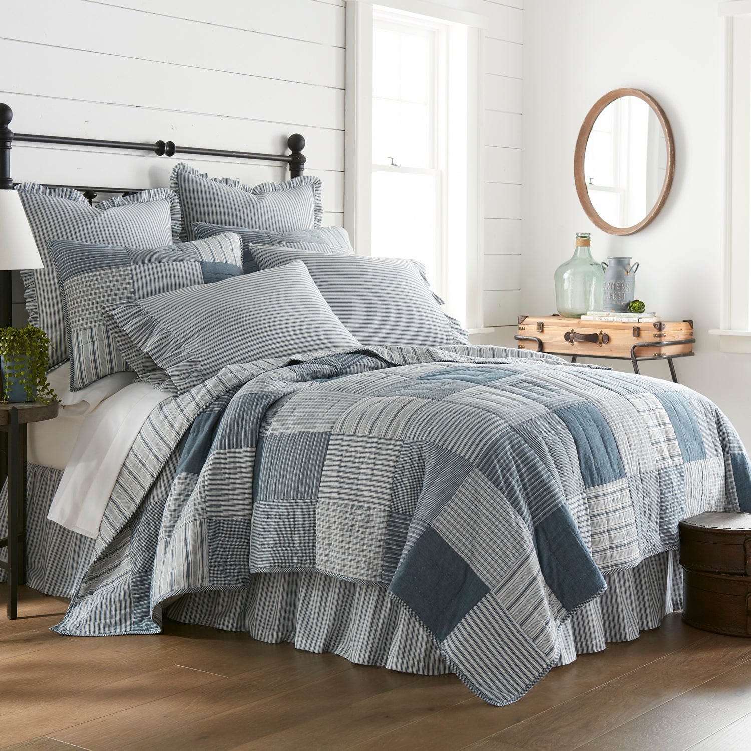 51894-Sawyer-Mill-Blue-Luxury-King-Quilt-120Wx105L-image-2