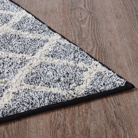 80519-Frayed-Lattice-Creme-Black-Bathmat-20x30-image-5