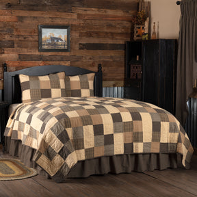51733-Kettle-Grove-California-King-Quilt-Set-1-Quilt-130Wx115L-w-2-Shams-21x37-image-3
