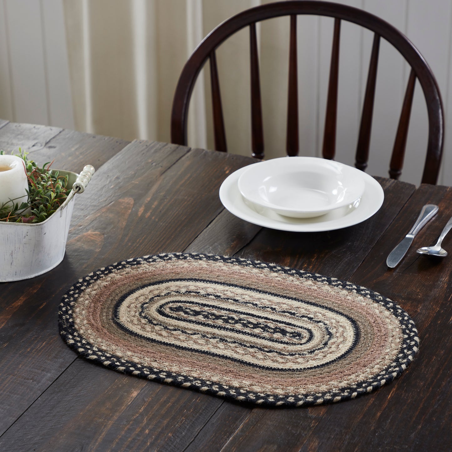 81448-Sawyer-Mill-Charcoal-Creme-Jute-Oval-Placemat-12x18-image-5