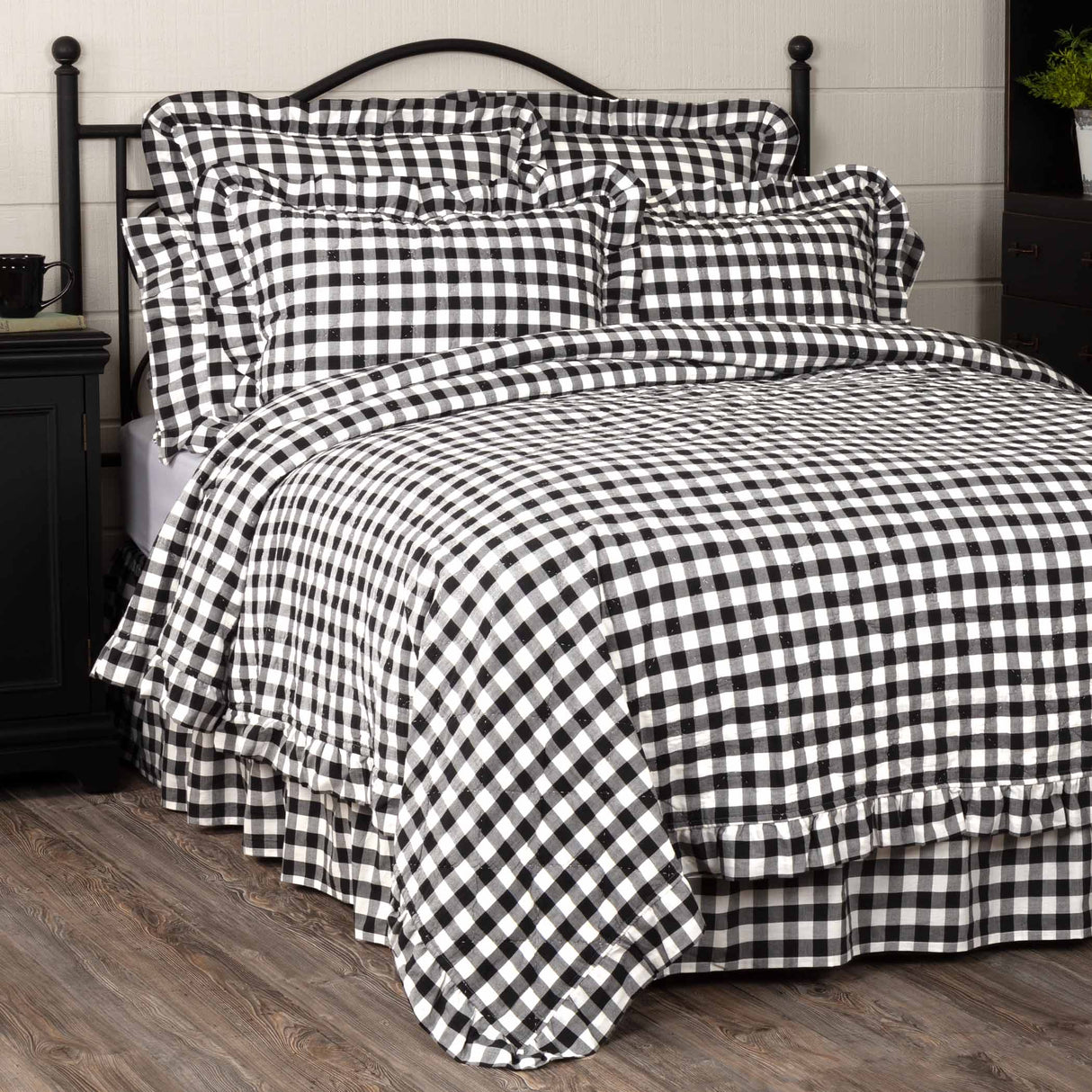 51753-Annie-Buffalo-Black-Check-Ruffled-Queen-Quilt-Coverlet-90Wx90L-image-3