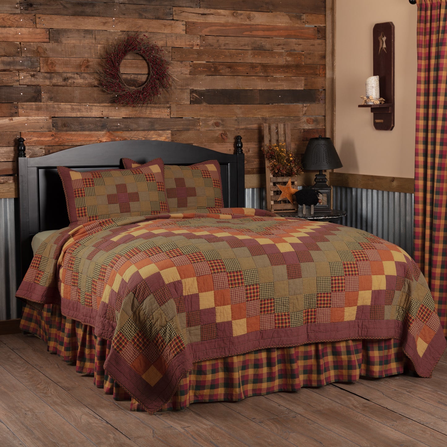 51747-Heritage-Farms-Queen-Quilt-Set-1-Quilt-90Wx90L-w-2-Shams-21x27-image-3