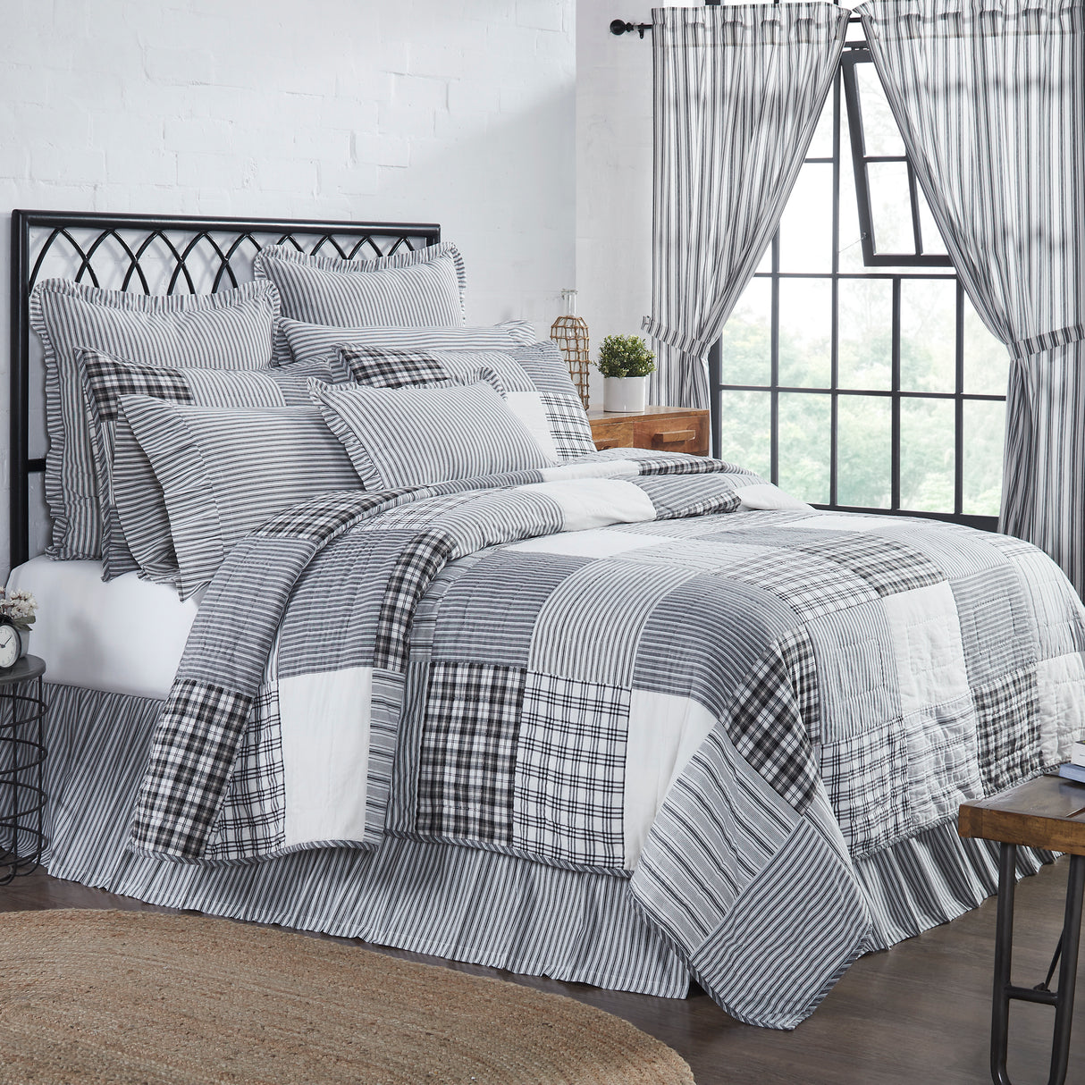 80432-Sawyer-Mill-Black-Luxury-King-Quilt-120Wx105L-image-4