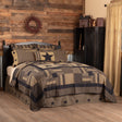 45580-Black-Check-Star-Twin-Quilt-68Wx86L-image-3
