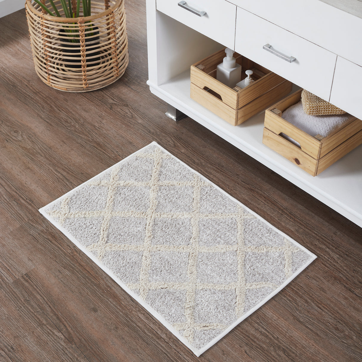 80530-Frayed-Lattice-Oatmeal-Bathmat-20x30-image-3